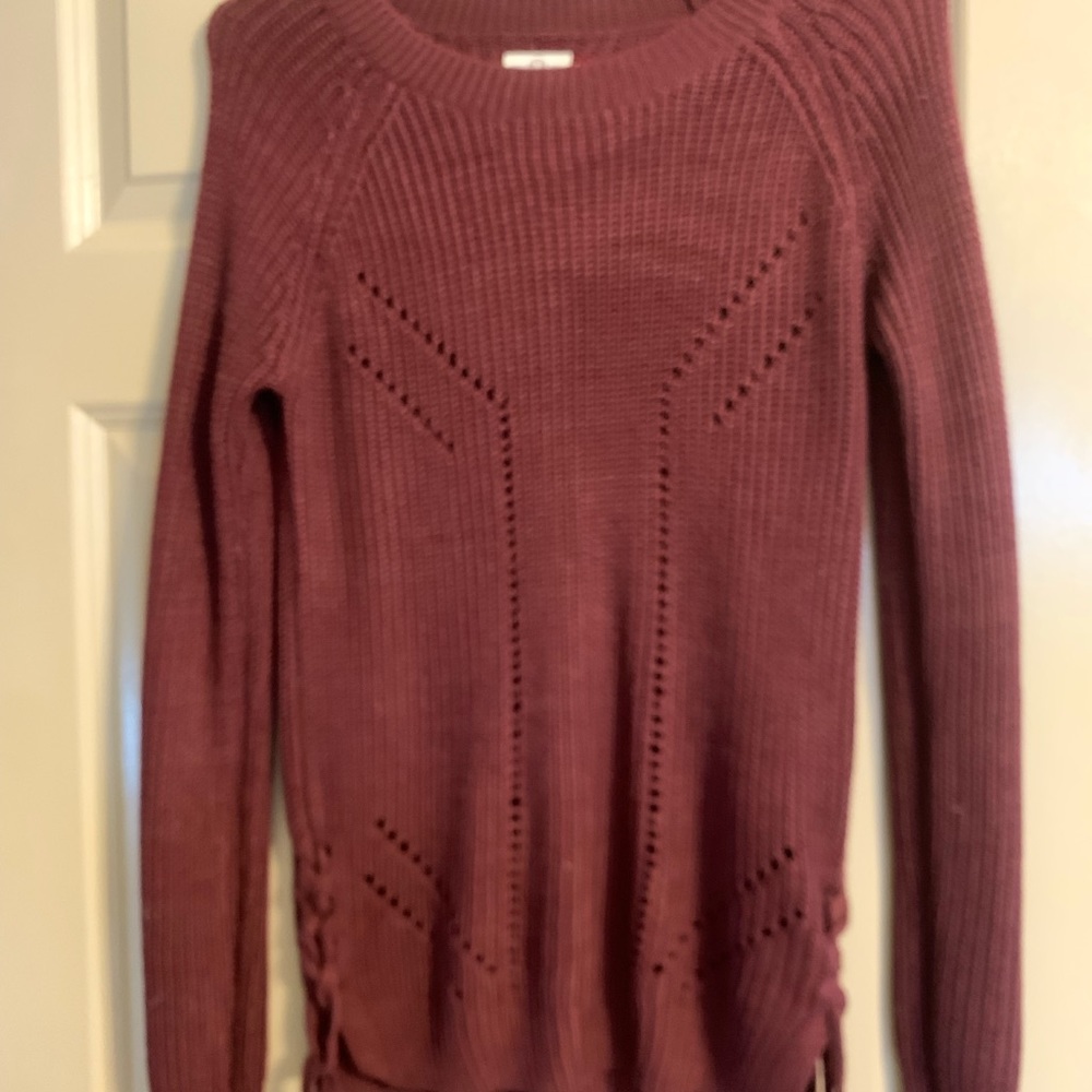 Maroon sweater